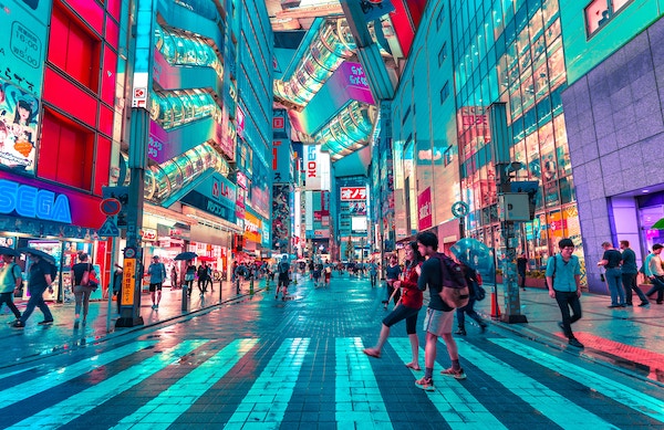 tourists in shinjuku